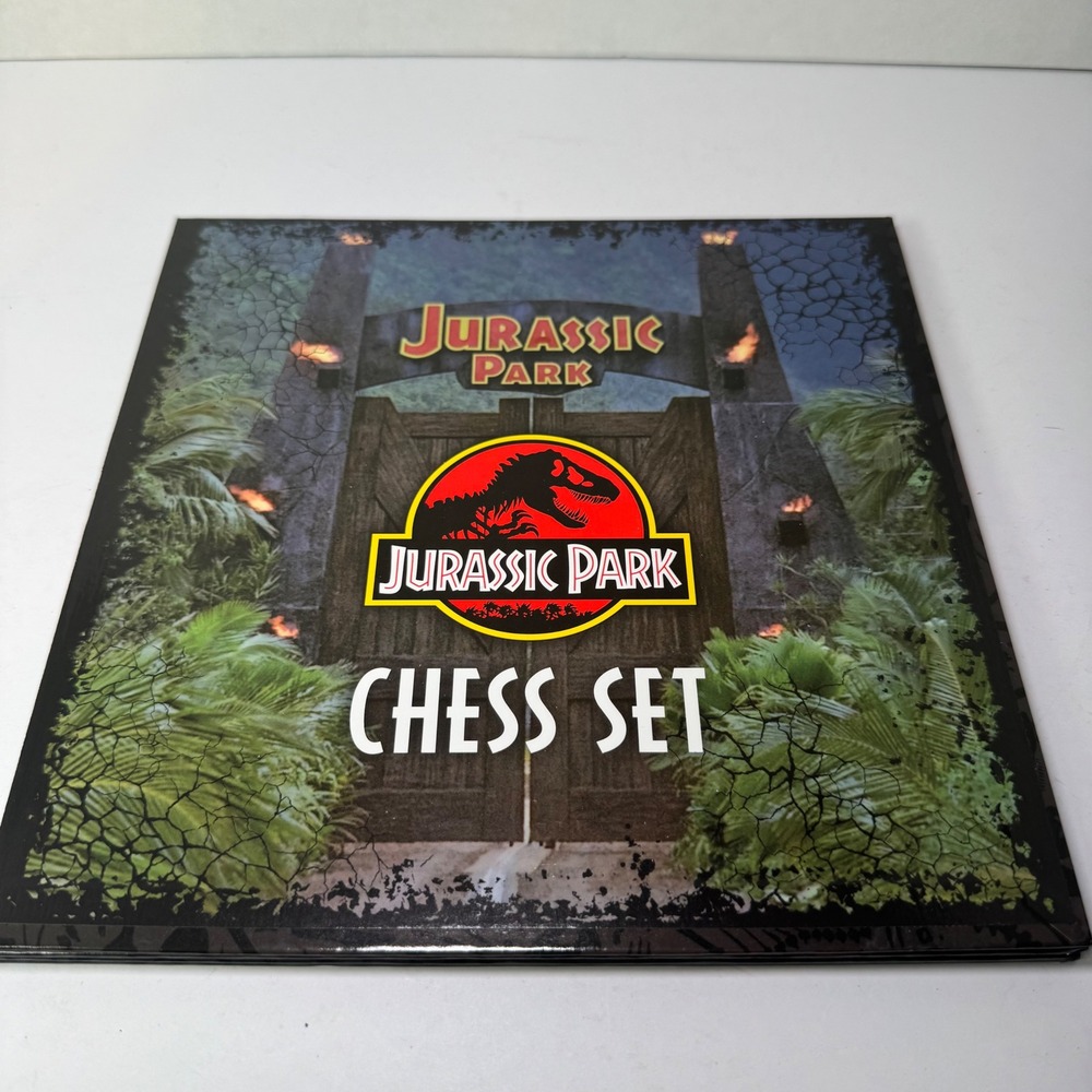 Jurassic Park Chess Set Noble Collection Dinosaur Board Game Ages 7+ COMPLETE - Picture 5 of 12